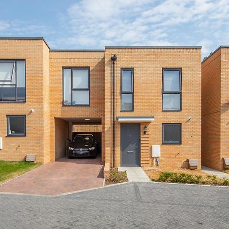 Cozen Vila Edgware Exterior foto