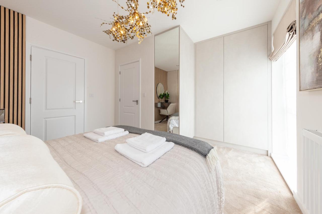 Cozen Vila Edgware Exterior foto